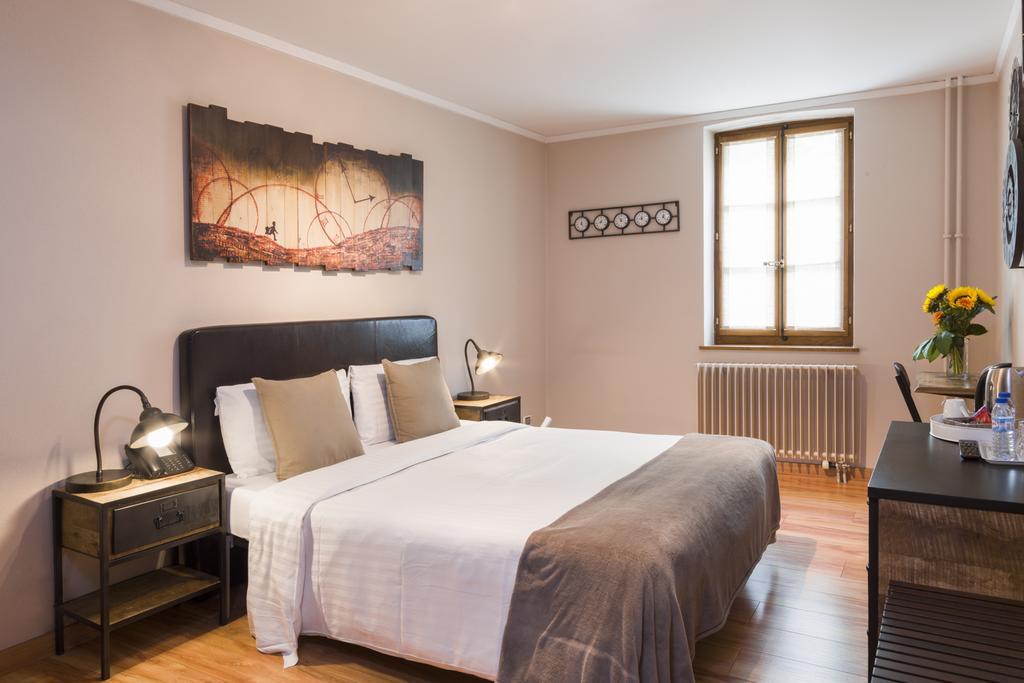 Auberge Communale De Carouge Екстериор снимка