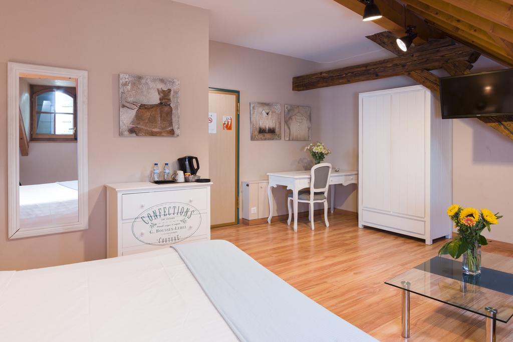 Auberge Communale De Carouge Екстериор снимка