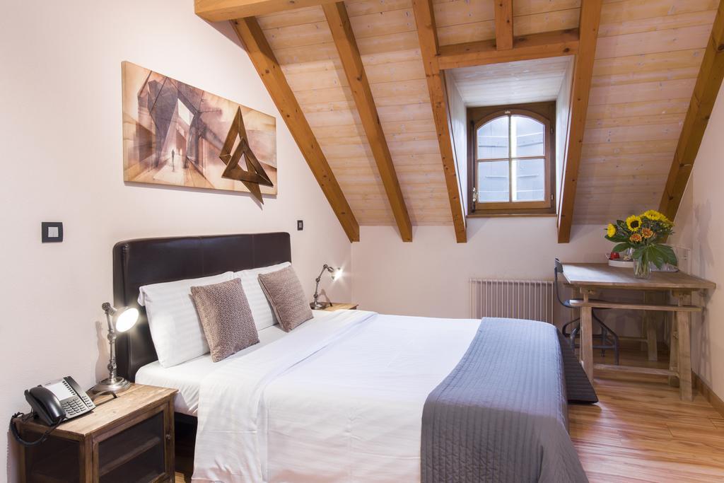 Auberge Communale De Carouge Екстериор снимка